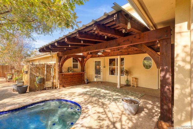 306 Oak Knoll, Boerne, TX 78006