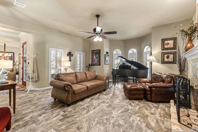 306 Oak Knoll, Boerne, TX 78006