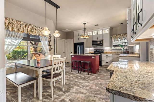 306 Oak Knoll, Boerne, TX 78006