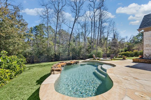 26 Sandwell Place, The Woodlands, TX 77389