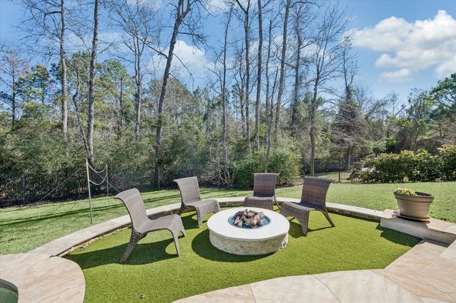 26 Sandwell Place, The Woodlands, TX 77389
