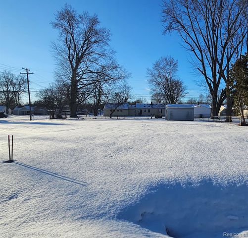 9021 Elmhurst Avenue, Plymouth Charter Township, MI 48170