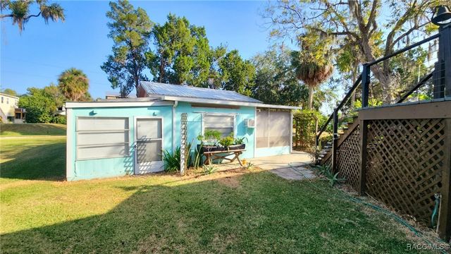 13465 W Hillbilly Lane, Crystal River, FL 34429