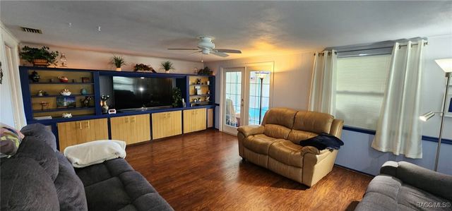 13465 W Hillbilly Lane, Crystal River, FL 34429