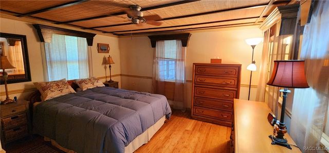 13465 W Hillbilly Lane, Crystal River, FL 34429