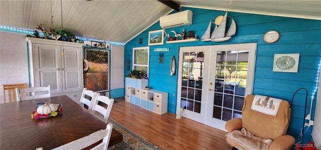 13465 W Hillbilly Lane, Crystal River, FL 34429