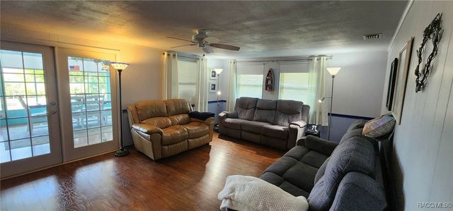 13465 W Hillbilly Lane, Crystal River, FL 34429