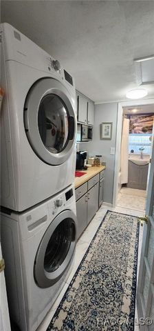 13465 W Hillbilly Lane, Crystal River, FL 34429