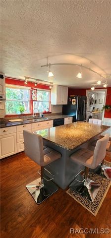 13465 W Hillbilly Lane, Crystal River, FL 34429