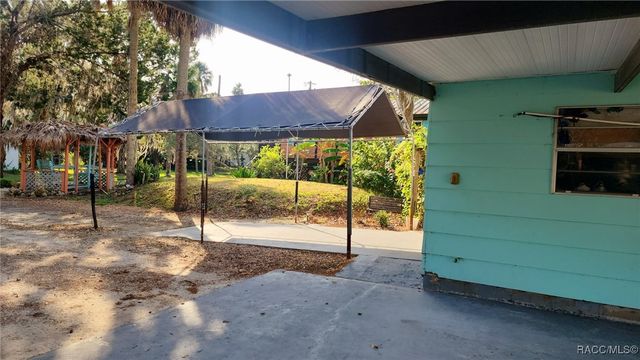 13465 W Hillbilly Lane, Crystal River, FL 34429