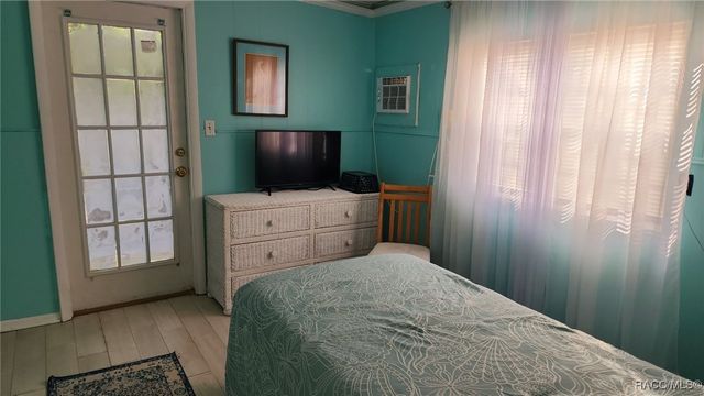 13465 W Hillbilly Lane, Crystal River, FL 34429