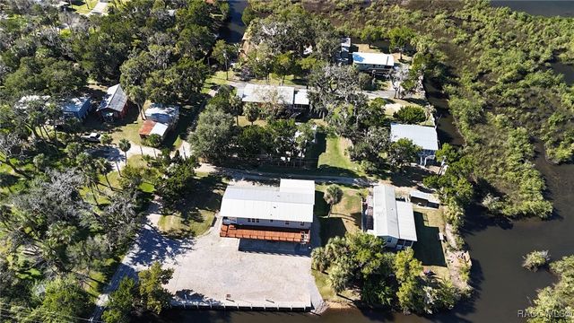 13465 W Hillbilly Lane, Crystal River, FL 34429