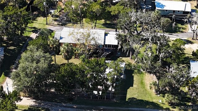 13465 W Hillbilly Lane, Crystal River, FL 34429