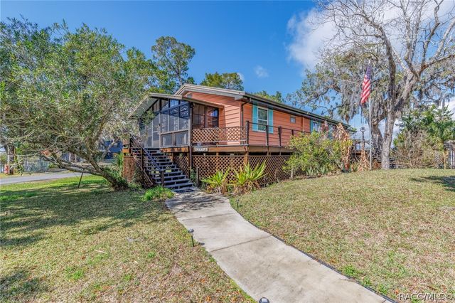 13465 W Hillbilly Lane, Crystal River, FL 34429