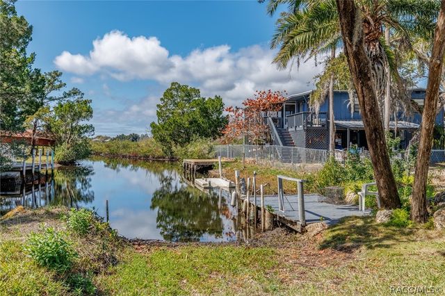 13465 W Hillbilly Lane, Crystal River, FL 34429