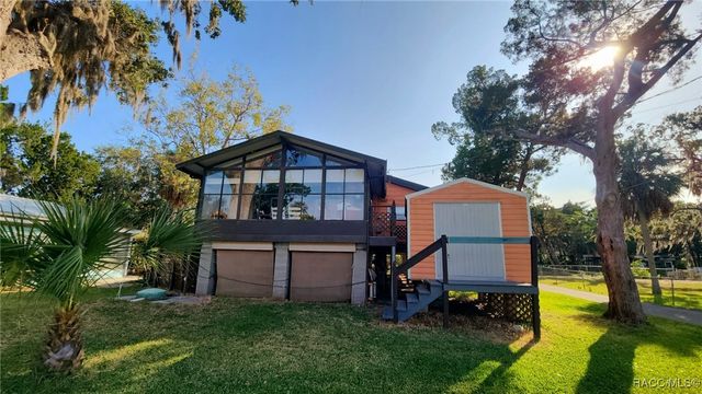 13465 W Hillbilly Lane, Crystal River, FL 34429