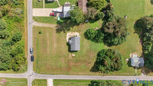 19441 York Rd, West Point, VA 23181