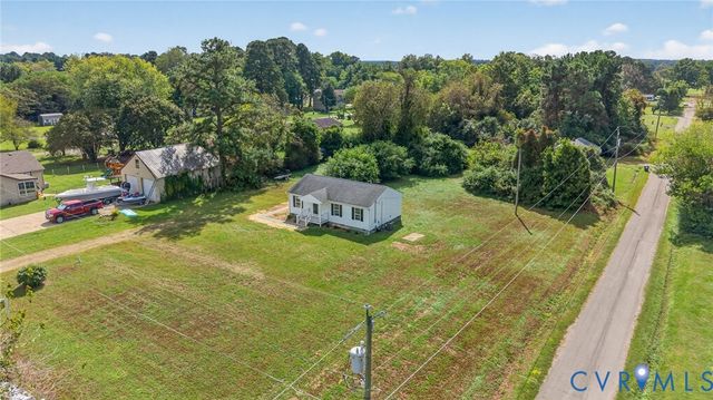 19441 York Rd, West Point, VA 23181