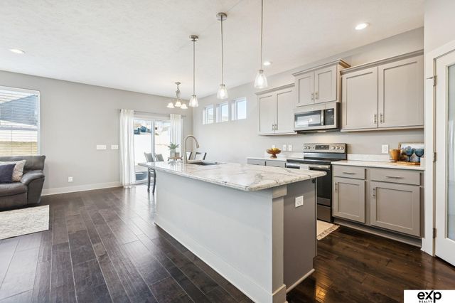 8010 S 184 Terrace, Omaha, NE 68136