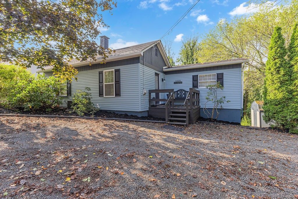 1009 37th Street Ext, West Mayfield, PA 15010