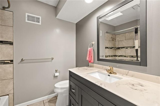 12833 Seminole Drive, Olathe, KS 66062