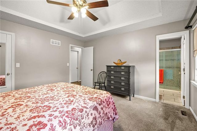 12833 Seminole Drive, Olathe, KS 66062