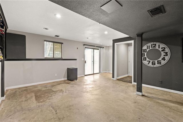 12833 Seminole Drive, Olathe, KS 66062