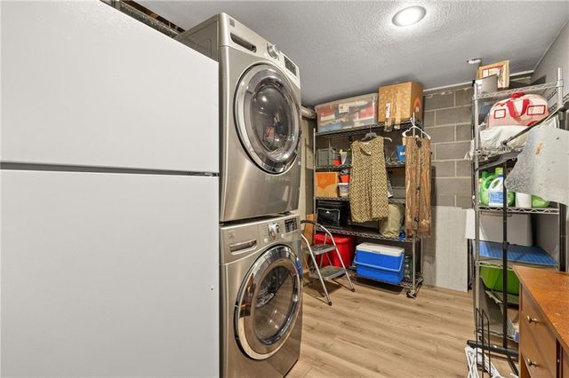 12833 Seminole Drive, Olathe, KS 66062