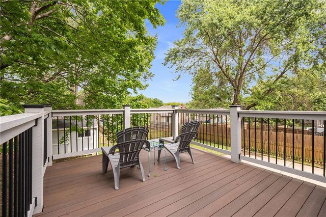 12833 Seminole Drive, Olathe, KS 66062