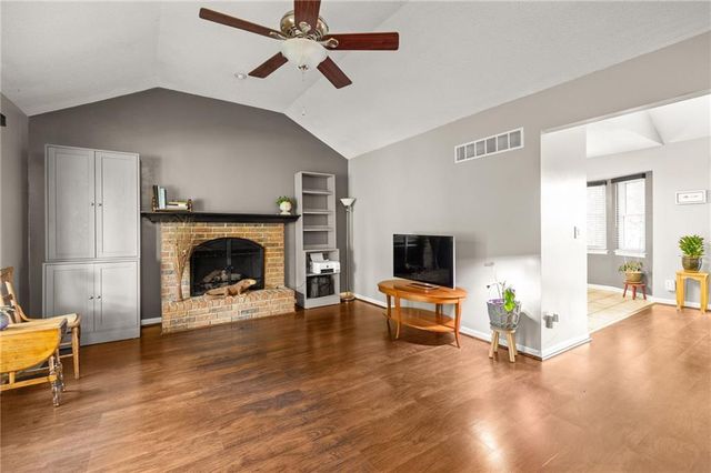 12833 Seminole Drive, Olathe, KS 66062