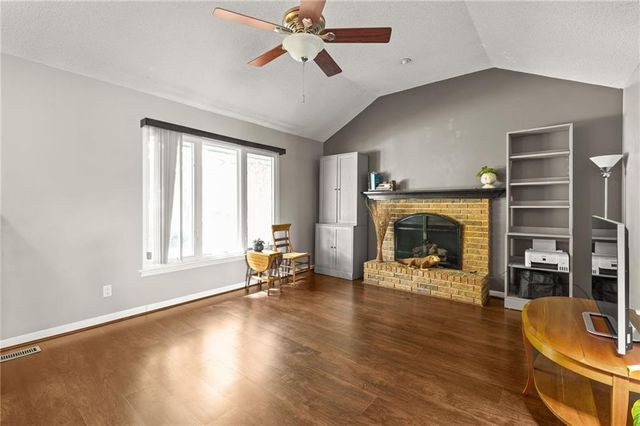 12833 Seminole Drive, Olathe, KS 66062