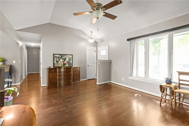 12833 Seminole Drive, Olathe, KS 66062