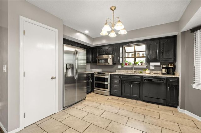 12833 Seminole Drive, Olathe, KS 66062