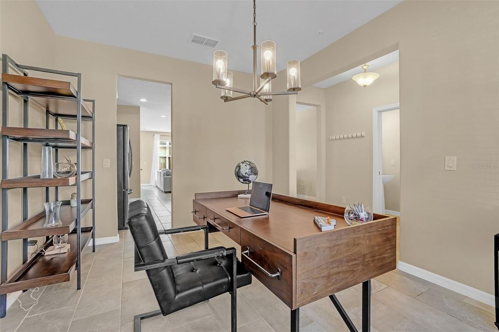 Image 12 of property listing at 8626 VEDDER LANE, Orlando, FL 32832