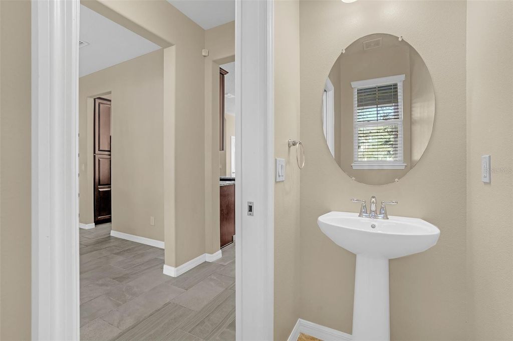 Image 17 of property listing at 8626 VEDDER LANE, Orlando, FL 32832