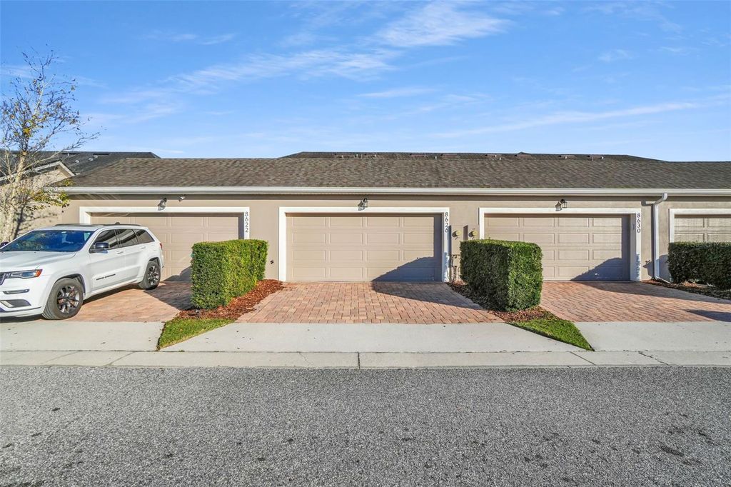 Image 32 of property listing at 8626 VEDDER LANE, Orlando, FL 32832