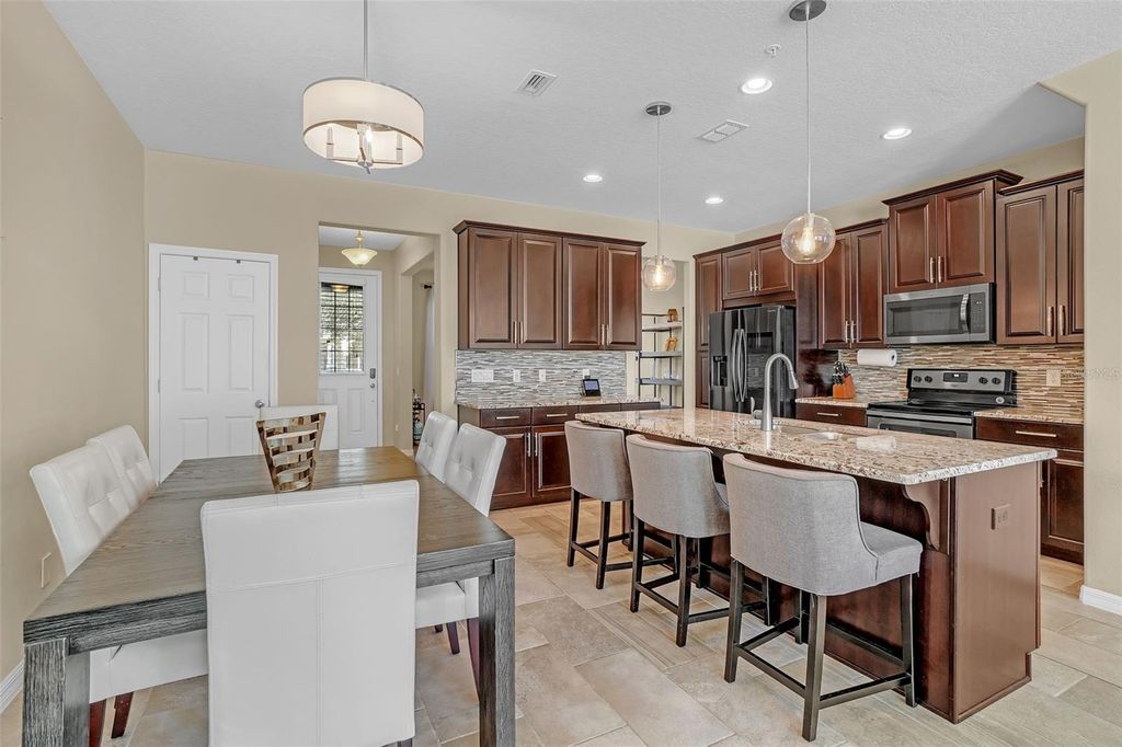 Image 8 of property listing at 8626 VEDDER LANE, Orlando, FL 32832