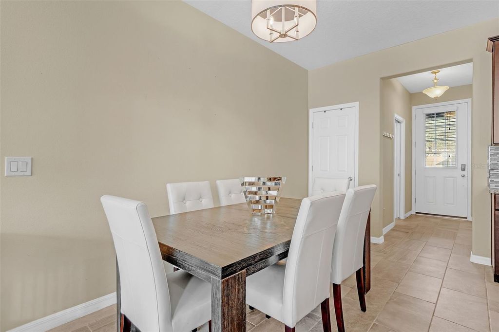 Image 9 of property listing at 8626 VEDDER LANE, Orlando, FL 32832