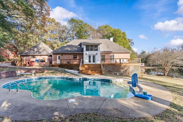 408 Shakespeare Dr., Dothan, AL 36303