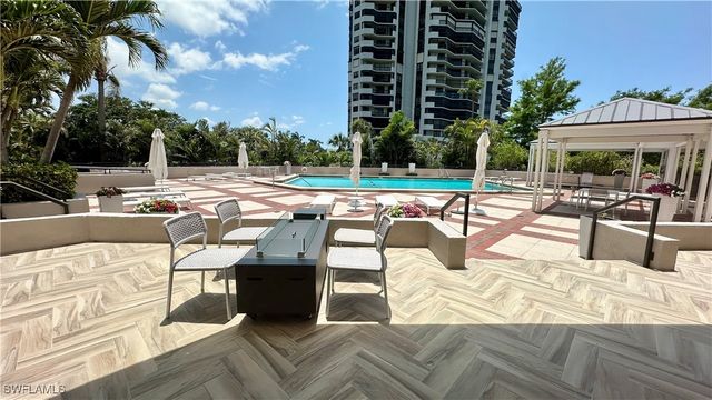 6075 Pelican Bay BLVD 1101, Naples, FL 34108
