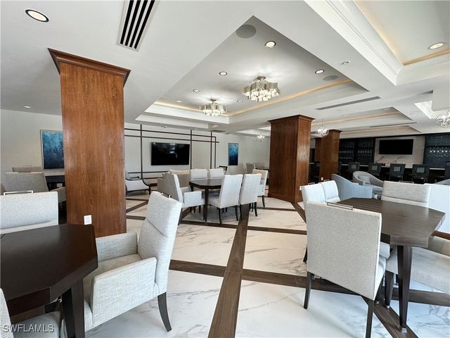 6075 Pelican Bay BLVD 1101, Naples, FL 34108