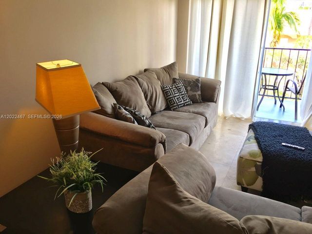3642 NE 171st St 308, North Miami Beach, FL 33160