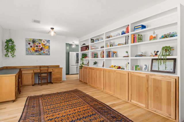 800 Spur 191, Spicewood, TX 78669