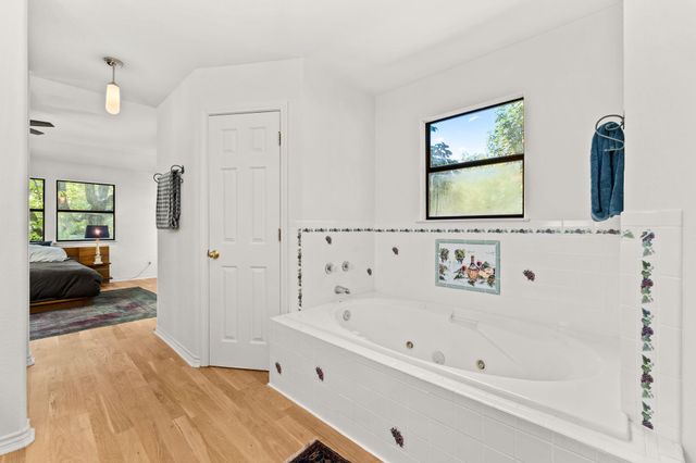 800 Spur 191, Spicewood, TX 78669