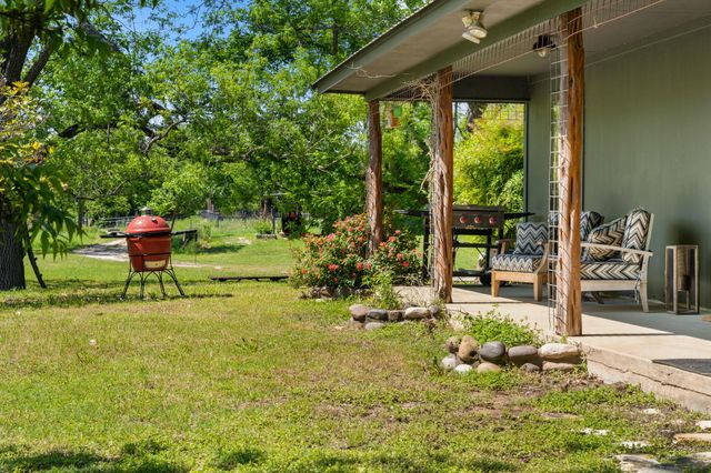 800 Spur 191, Spicewood, TX 78669