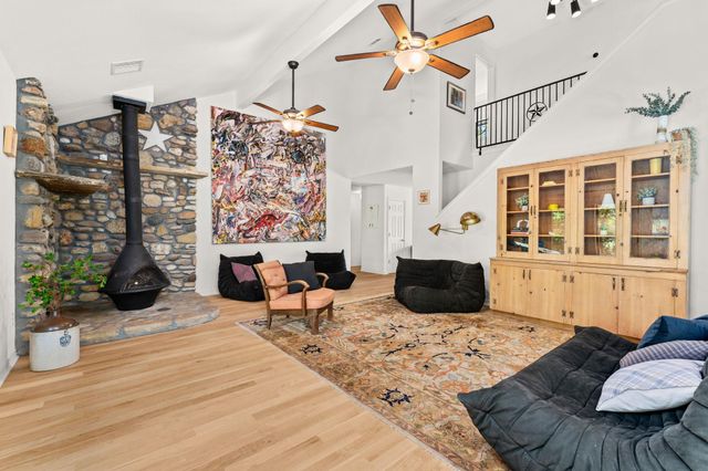 800 Spur 191, Spicewood, TX 78669