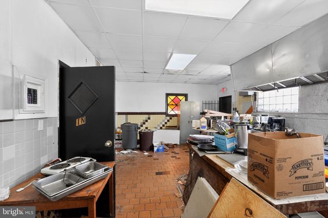 6600 RIDGE AVE, Philadelphia, PA 19128