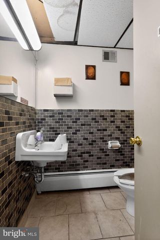 6600 RIDGE AVE, Philadelphia, PA 19128