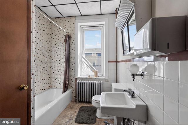 6600 RIDGE AVE, Philadelphia, PA 19128