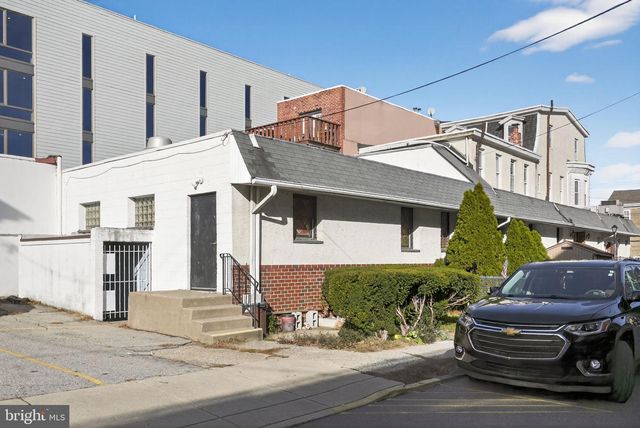 6600 RIDGE AVE, Philadelphia, PA 19128